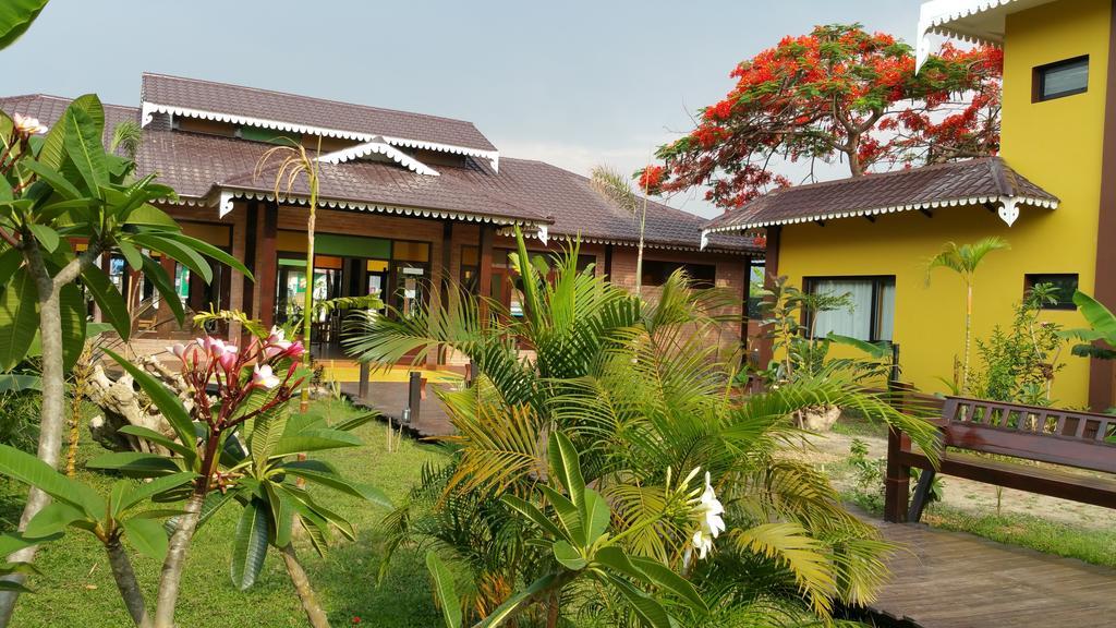 Thanakha Inle Hotel Nyaung Shwe Exterior photo