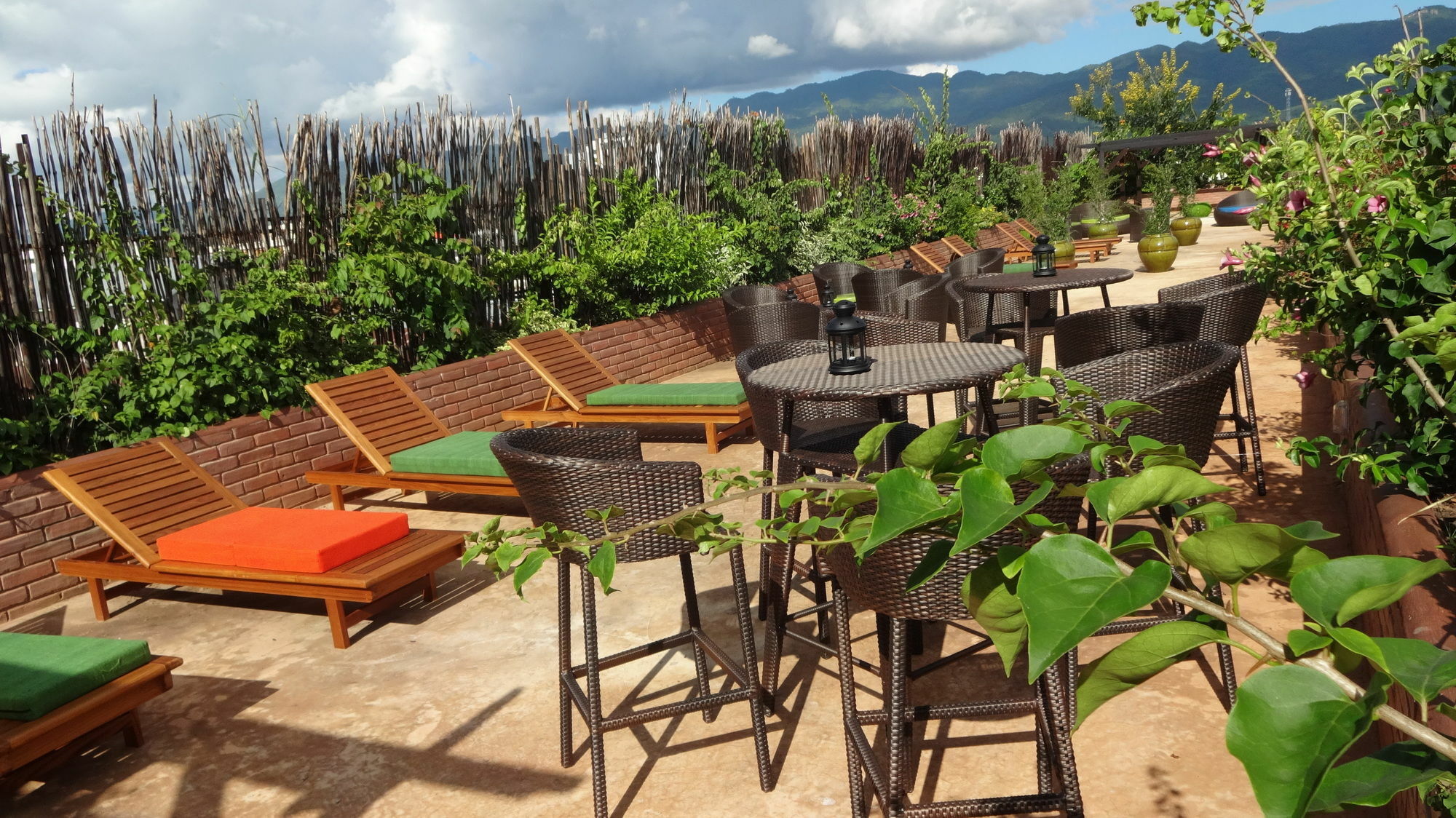 Thanakha Inle Hotel Nyaung Shwe Exterior photo